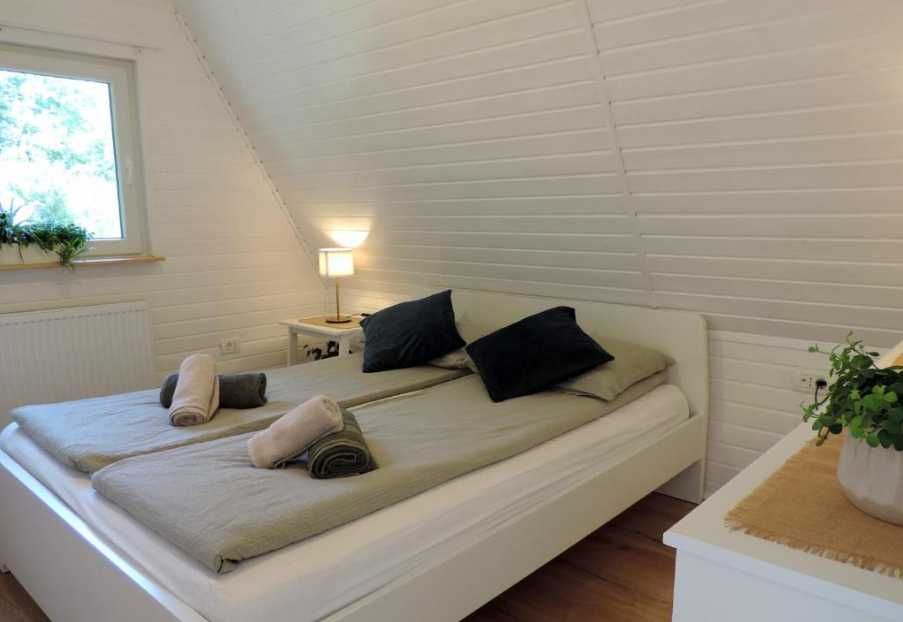 Casa A-Frame stil alb, craciun & revelion LIBER