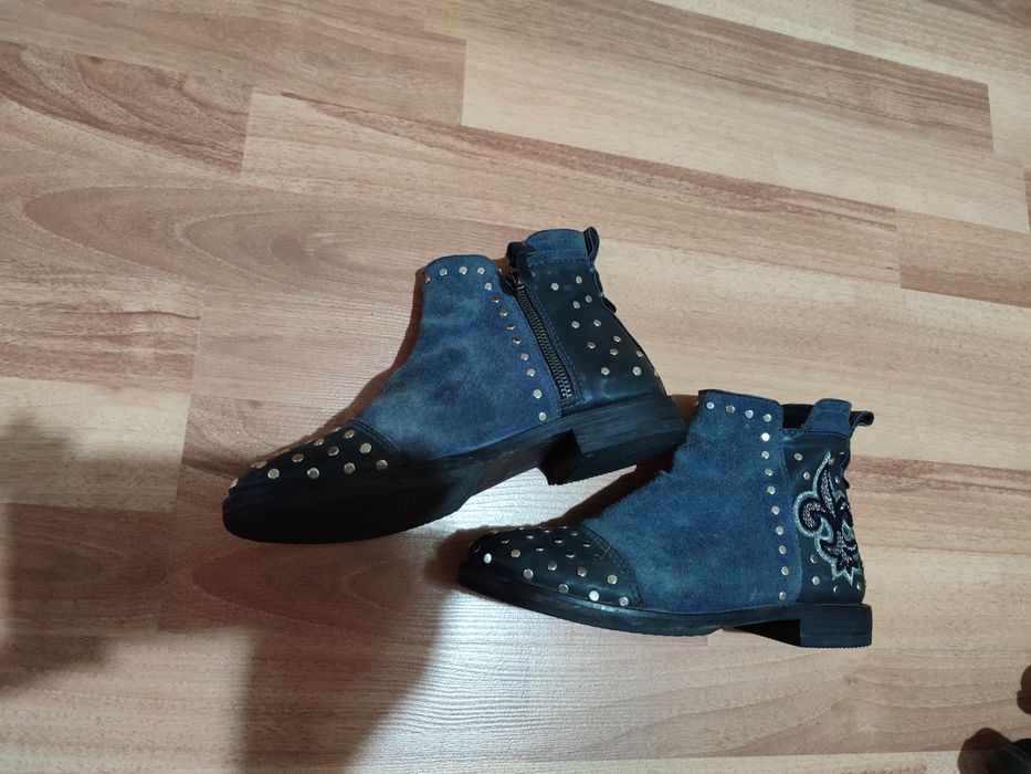 Обувь от 3500тг.Размер35-36