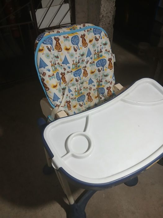 Vând scaun pt copil