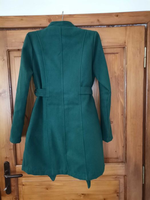 Pardesie, paltoane, haine de blana