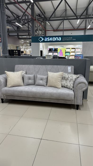 Диван почти новый