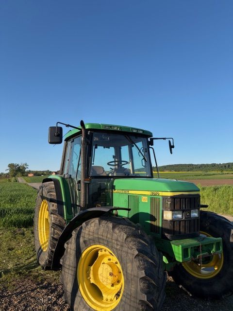 John Deere 6310