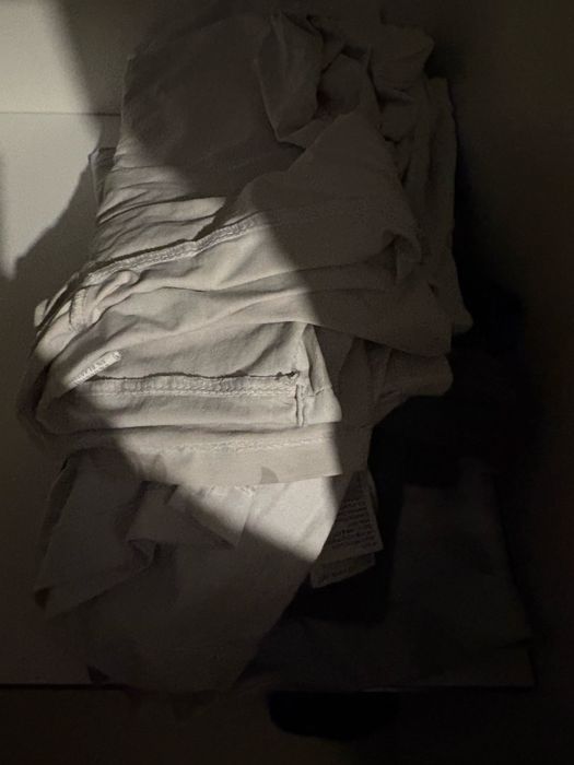 Vand tot ce se vede in poze