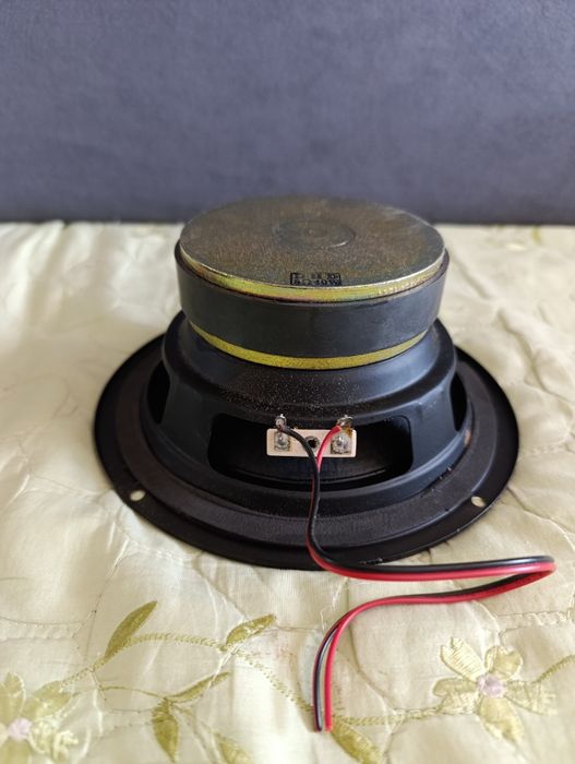 Динамик нискочистотный (басы)