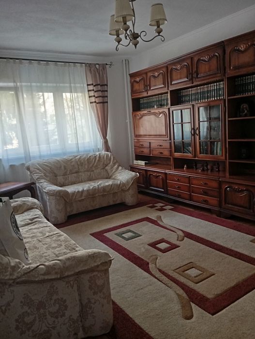Închiriez apartament 3 camere Obcini Suceava
