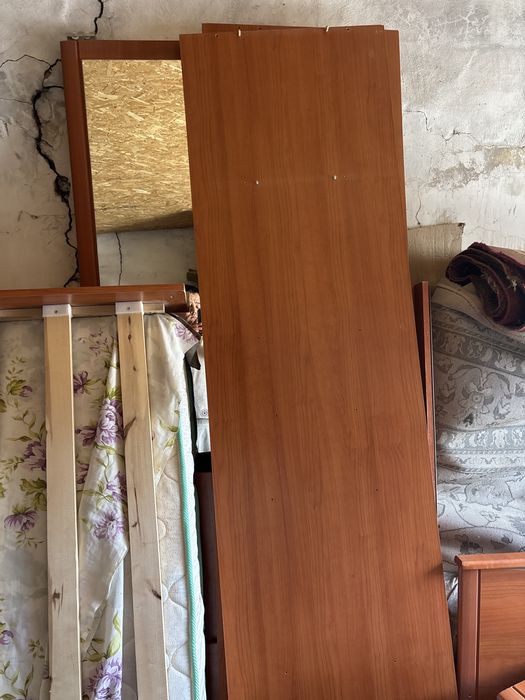 Продаем спальный гарнитур