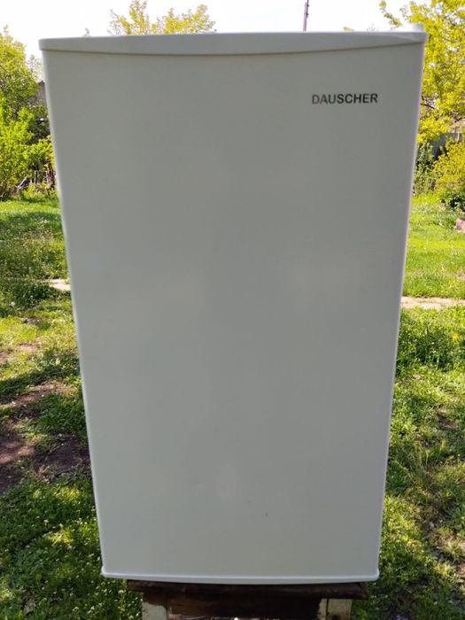 Продам маленький однокамерный холодильник Dauscher