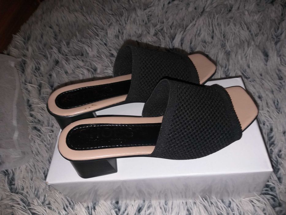 Продам новые шлепки , 37 размер.