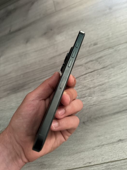 iPhone 16 Pro Max Black Titanium 256 GB – Impecabil + 5 huse