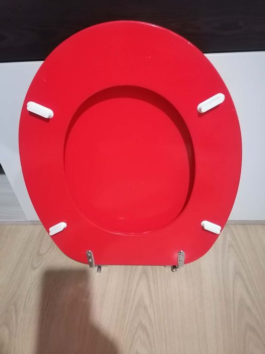 Капак за тоалетна чиния