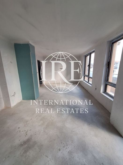 3-стаен в Варна-Лятно кино Тракия площ 148кв.м. цена 305000евро