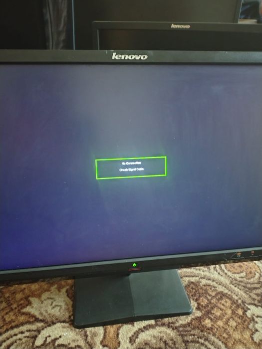 Monitoare Lenovo