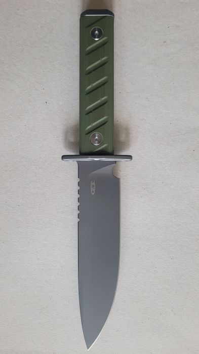 Cuțit pentru activități outdoor