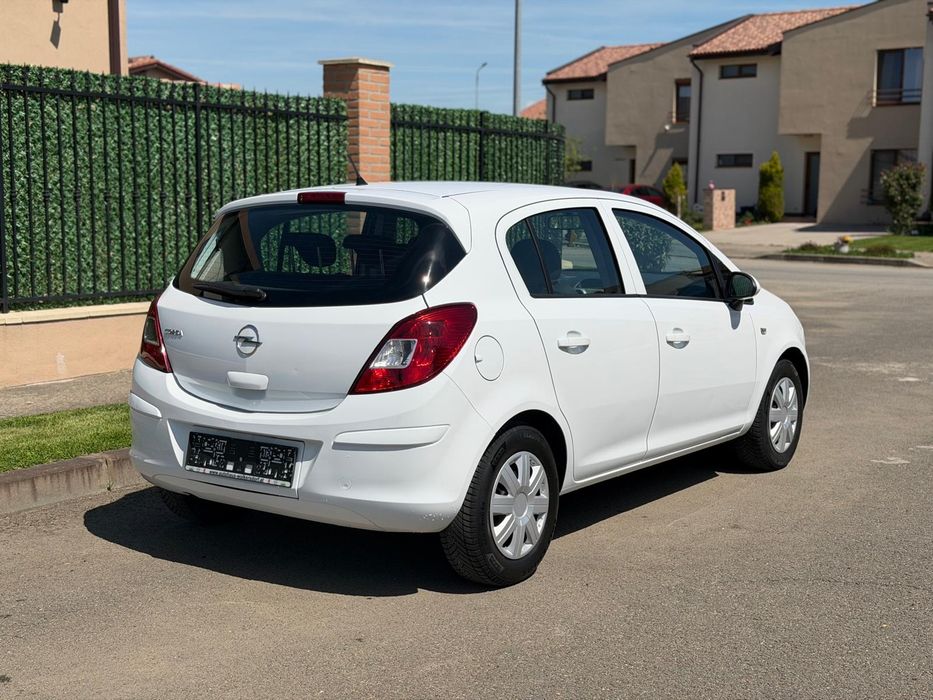 Opel Corsa Automat 1.2benzina