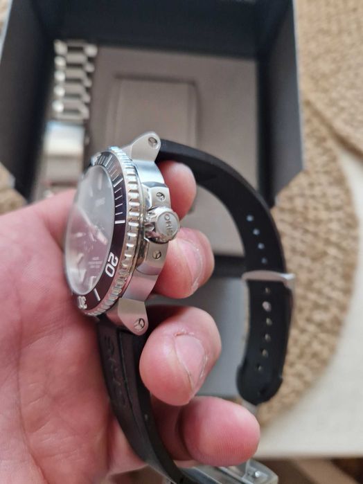 Часовник ORIS AQUIS