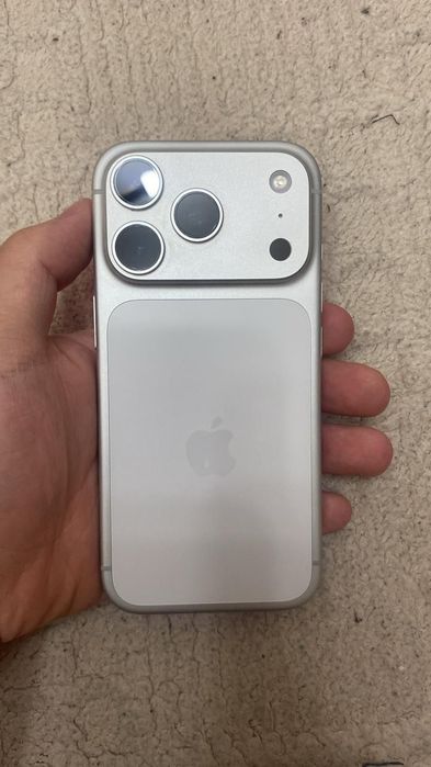 Продам IPhone 17 pro