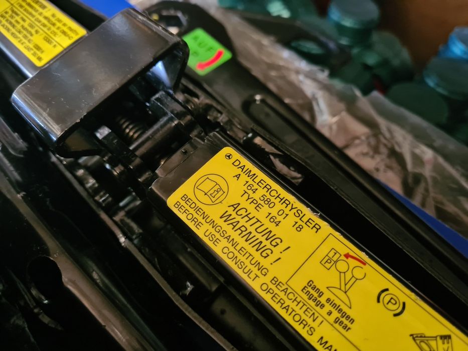 ОРИГИНАЛНИ крикове крик mercedes Ml Gl S джипове джип