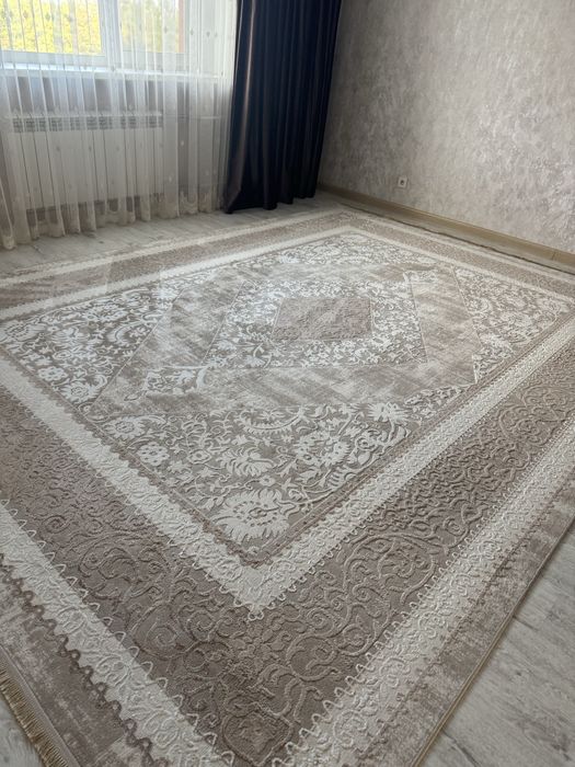 Продам шикарный ковер 3х4 в гостиную