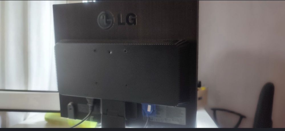 Монитор от LG FLATRON