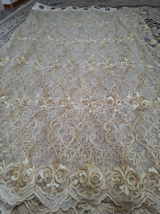 Тюль.  Қолданыстаүы зат.