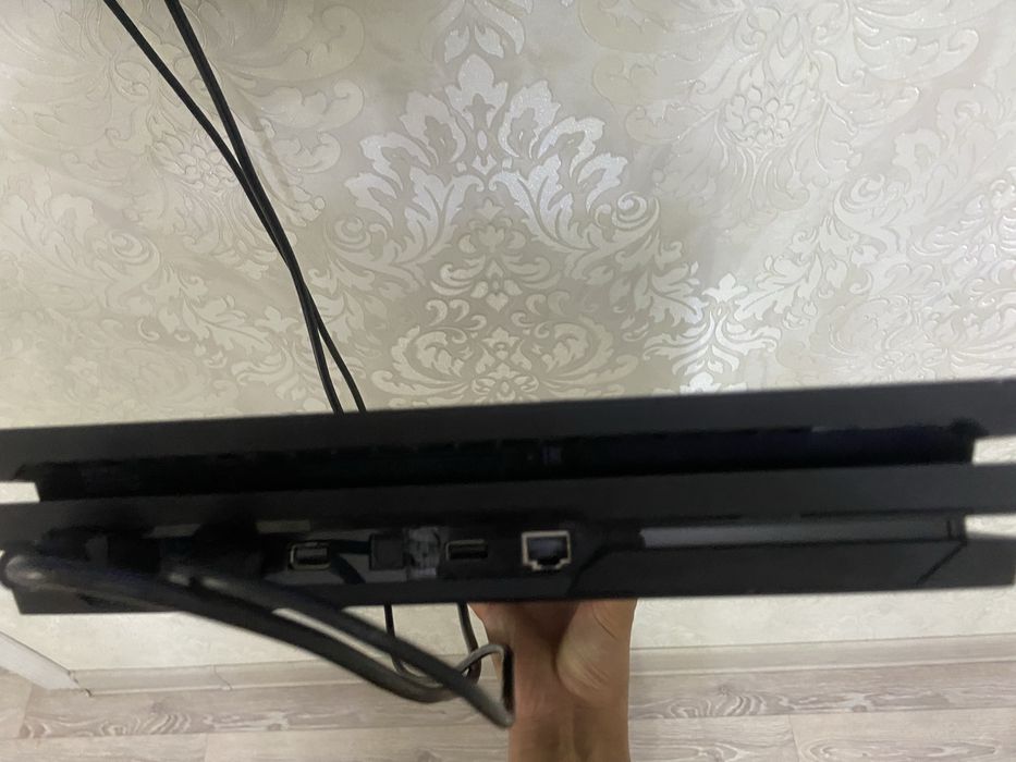 Playstation 4 pro 1tb