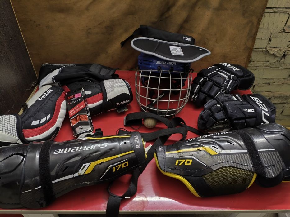 Продам хоккейную форму