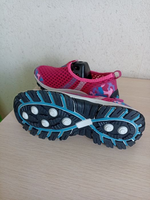 продам летние кроссовки