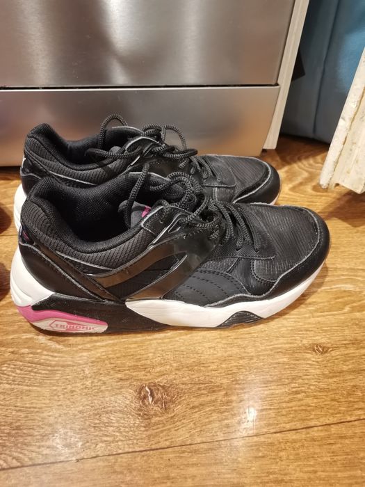 Маратонки Reebok  и Puma