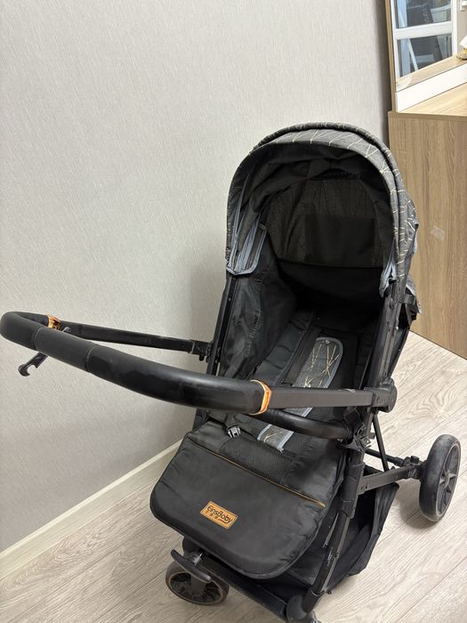 Коляска прогулочная