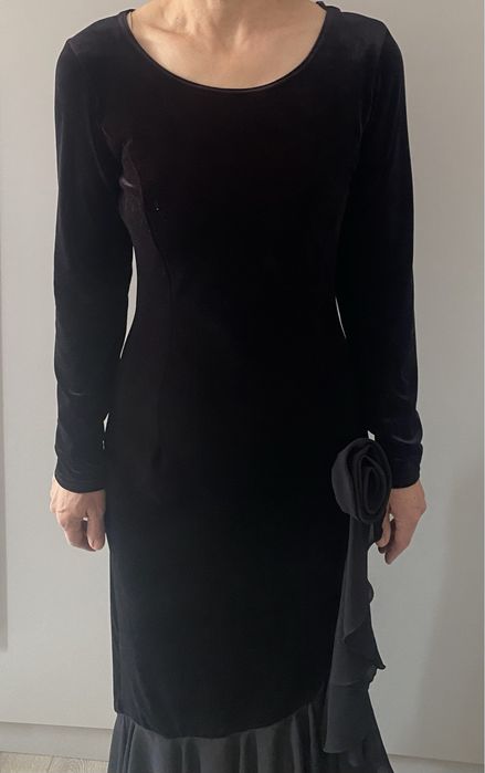 Продам дизайнерскую двойку, платья