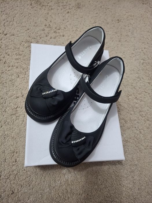 Школьные туфли на девочку