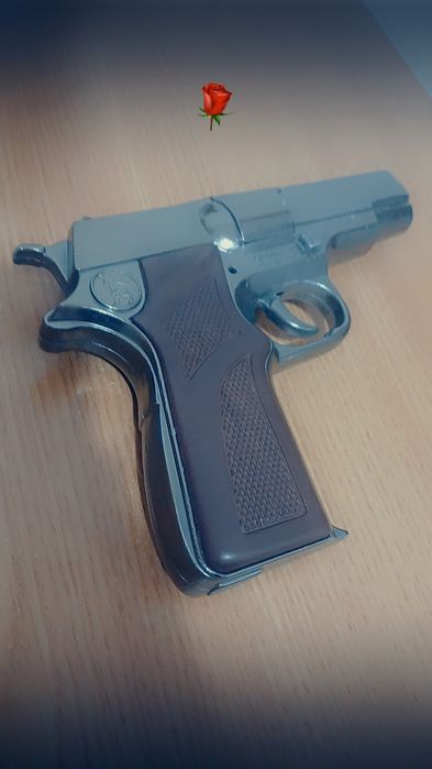 Pistol cu karbit(8 karbituri pe rotund)