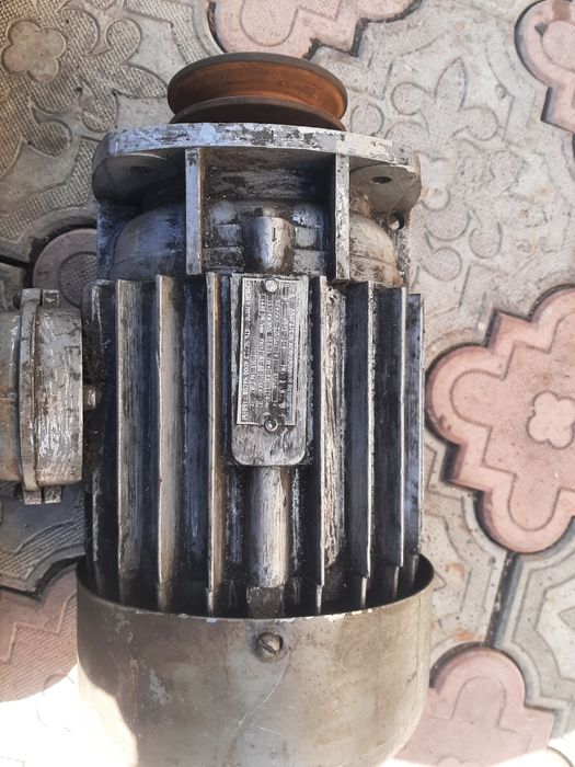 Электродвигатель, электро-двигатель