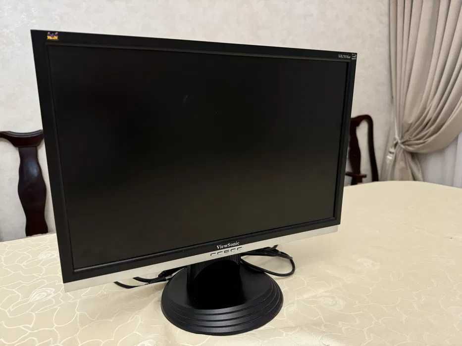 Продам монитор в хорошем состоянии (1440 на 900, 16:10).