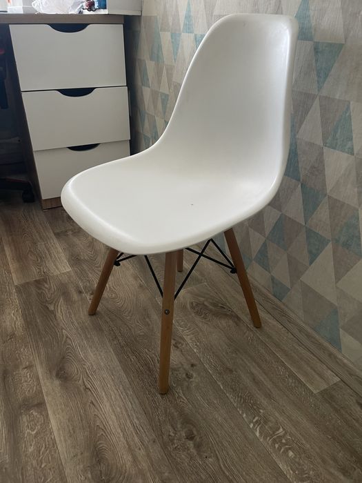 Продам стол и стулья