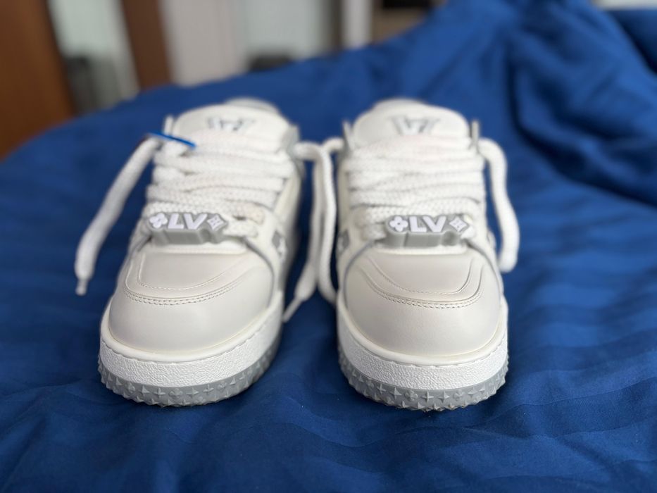 Adidasi Louis Vuitton