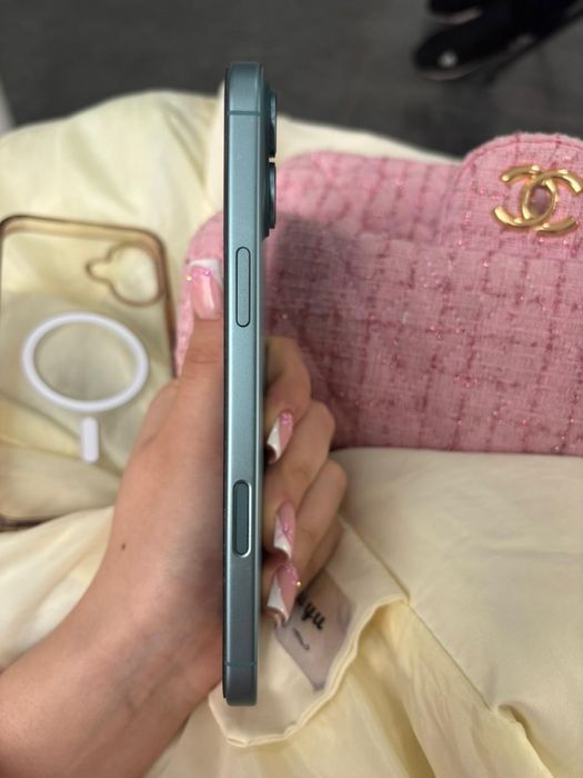 Обменяю айфон 16 плюс