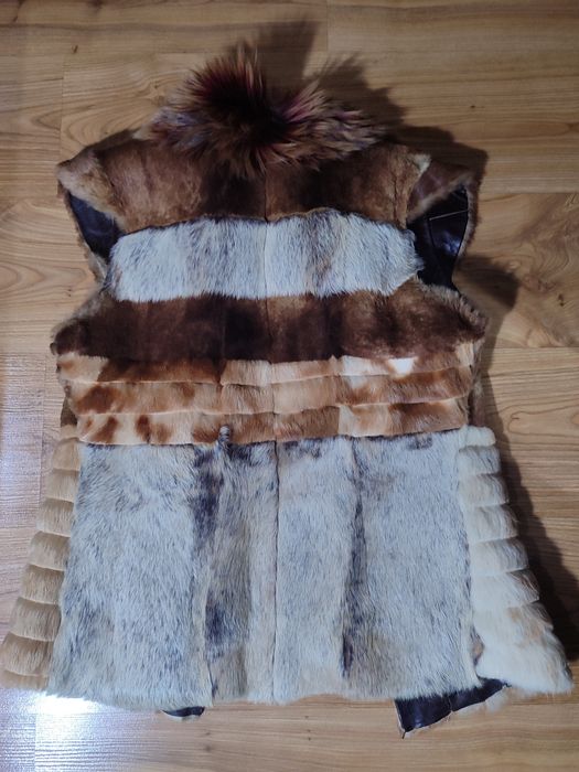 Продам жилетку меховую