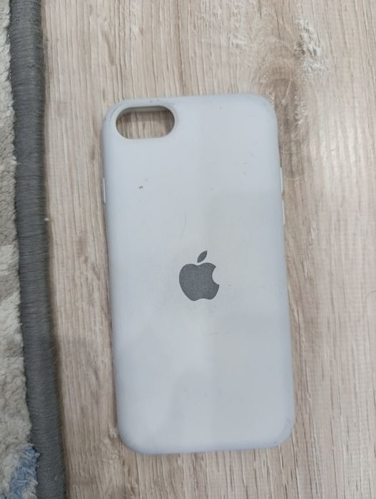 Iphone SE 2020 продаётся