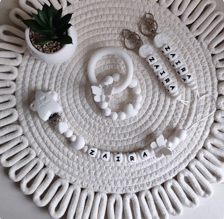 Lănțișoare personalizate pentru suzete