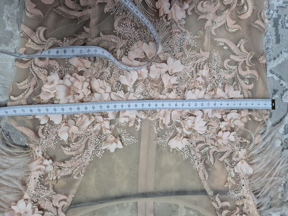 Rochie de ocazie cu franjuri si aplicații 3D