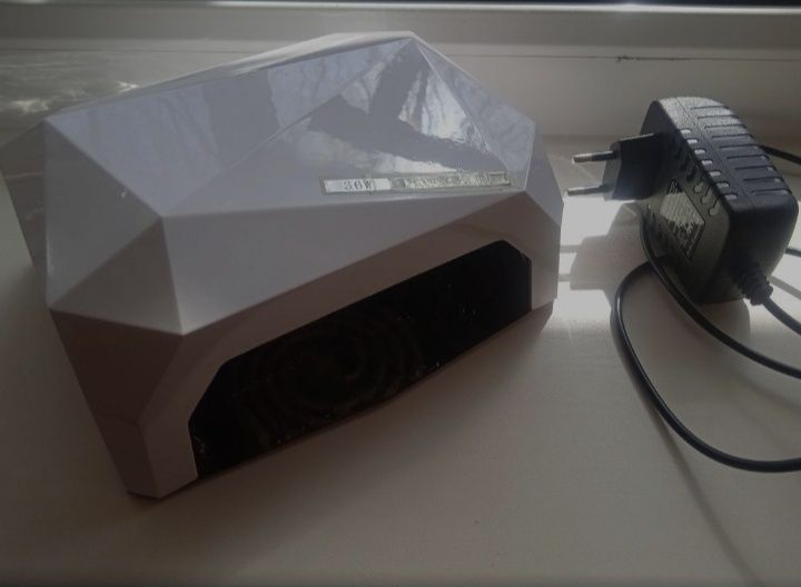 Лампа для маникюра