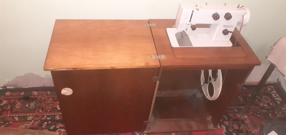 Швейная машина ЧАЙКА 143