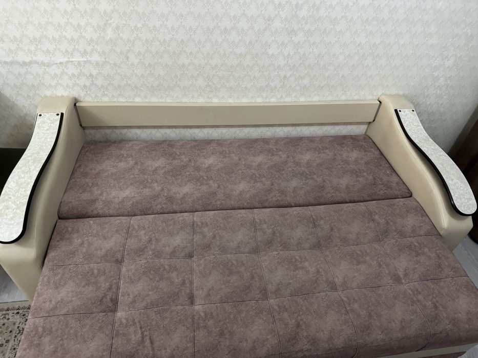 Продам диван в отличном состоянии