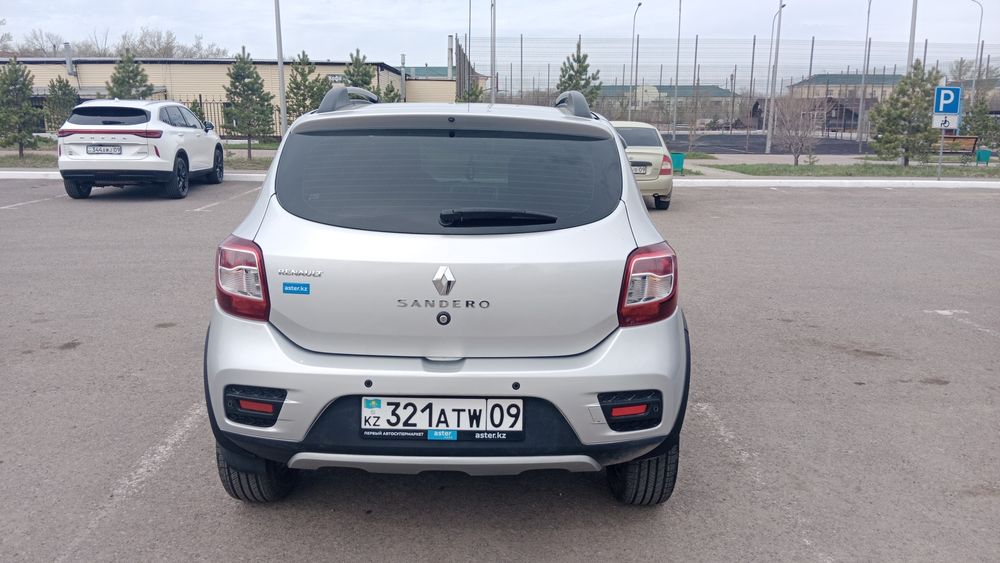 Продаю авто Рено сандеро