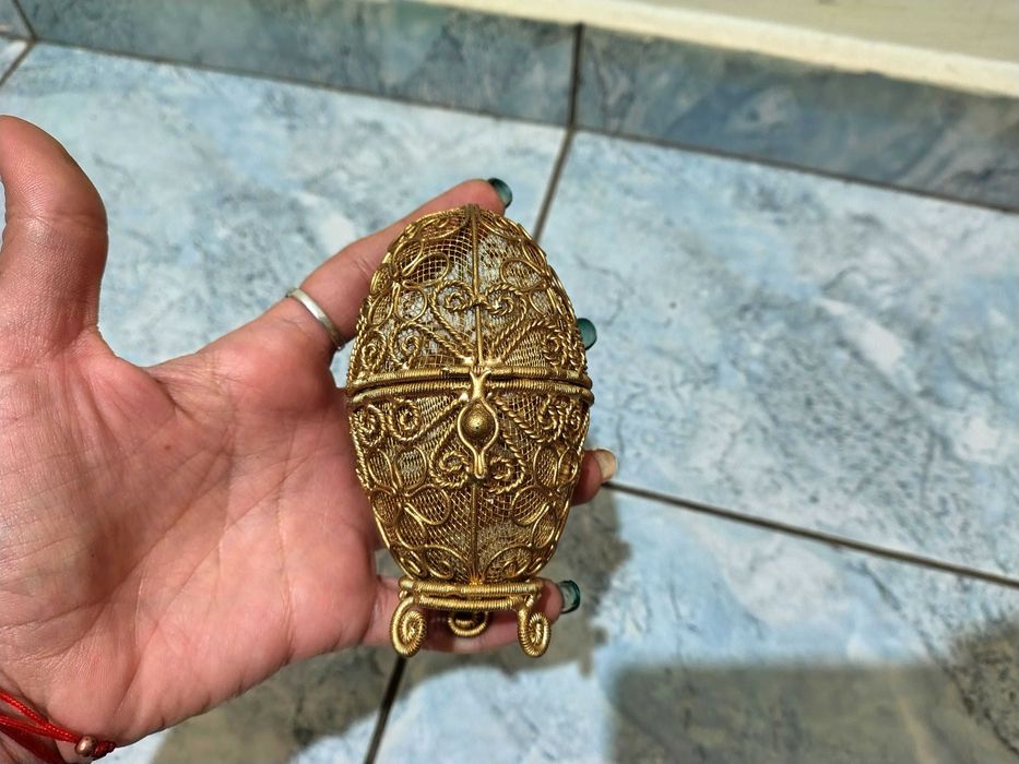 Уникално Красиво Филигранено Яйце Бижутерка