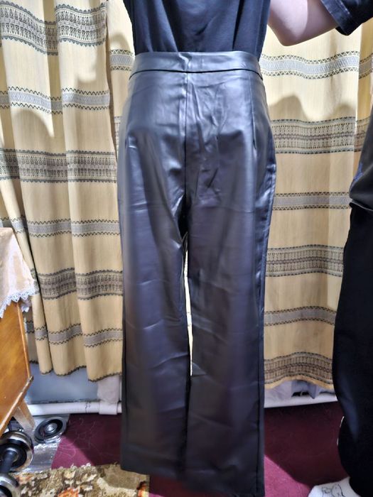 Продаю брюки эко кожа