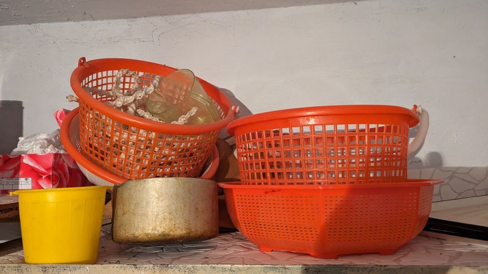 Утятница чугунная, корзины для фруктов и овощей