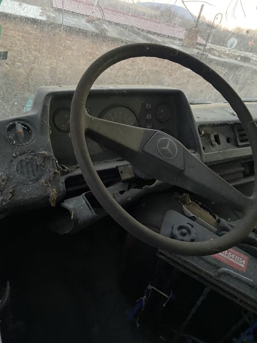 Мерцедес 207 и 308 на части