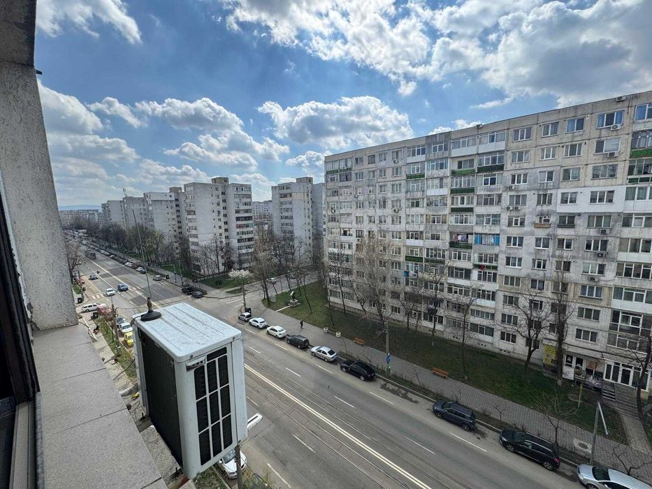 Apartament 3 camere, Alexandru cel Bun, etaj intermediar, vedere bulevard, mobilat și utilat – eliberare imediată